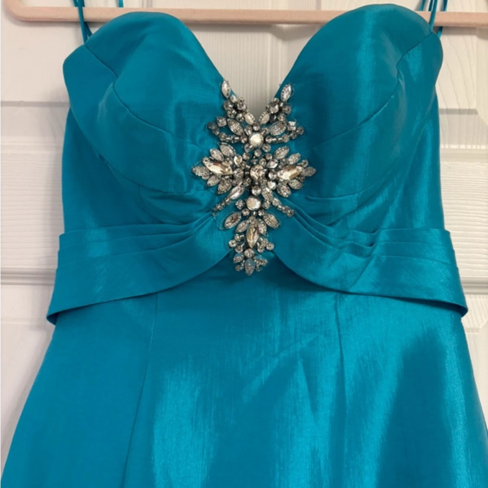 Elegant Turquoise Strapless Dress with Rhinestone Detail